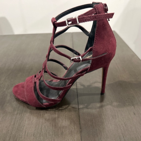 Heels - Picture 3 of 5